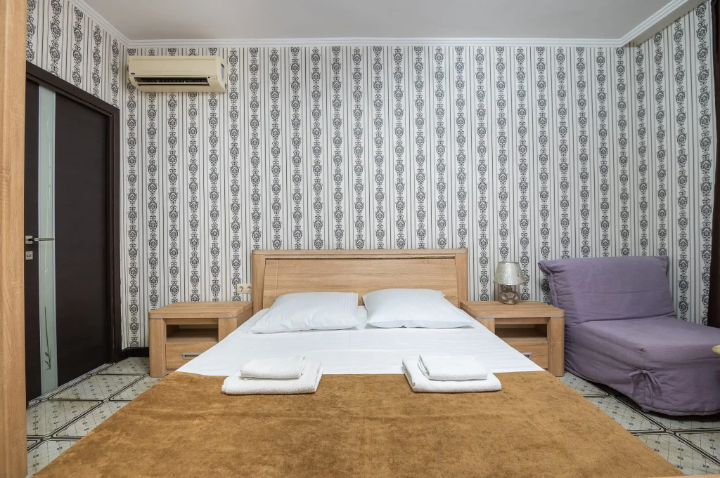Comfort Triple room with courtyard view