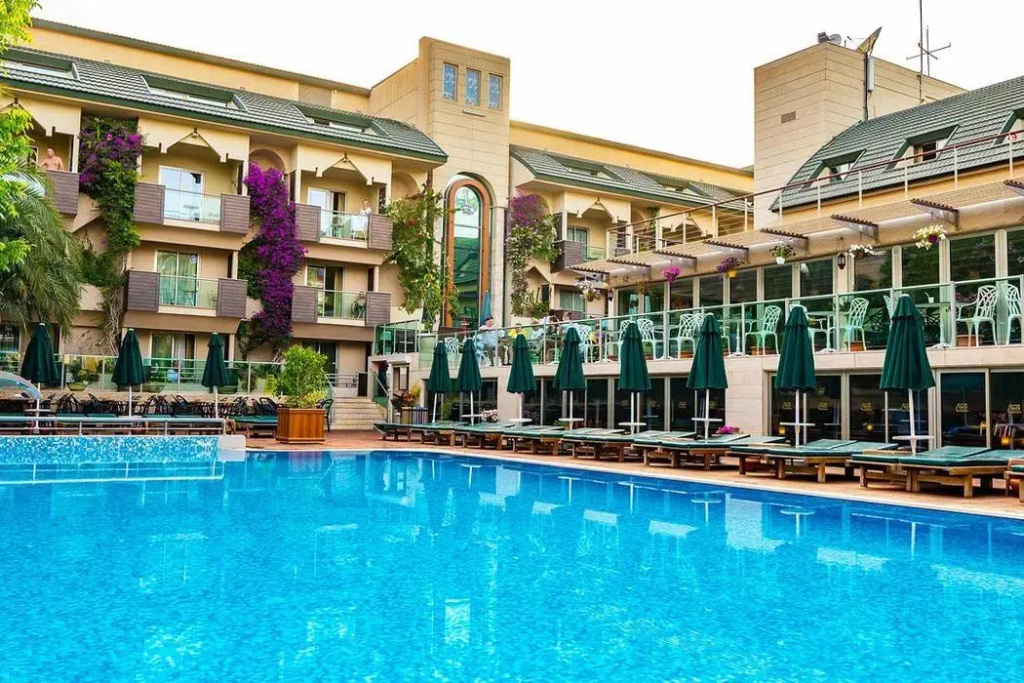 Ambassador Plaza Hotel - Général