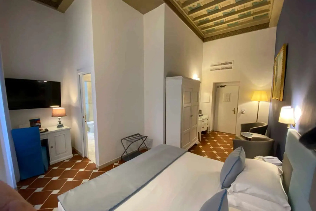 Double Junior Suite (full double bed)