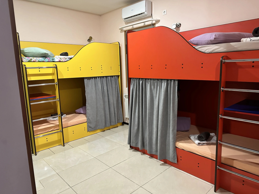 Standard Sextuple room