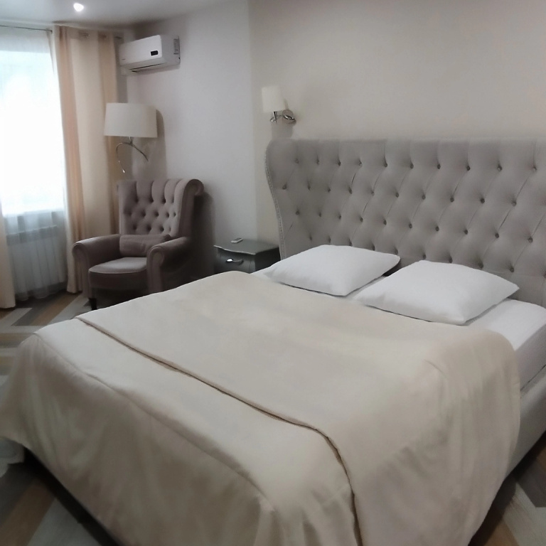 2-room Europe Double Suite (full double bed)