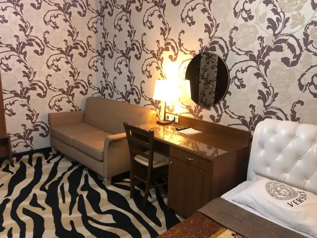 Lobby & Reception