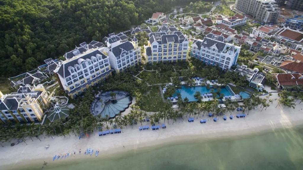 Курортный отель Resort JW Marriott Phu Quoc Emerald Bay Resort & Spa — фото