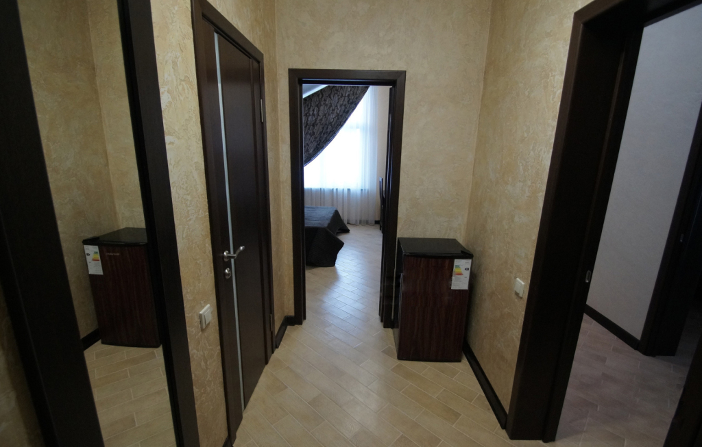 Четырёхместный люкс Мансарда с видом на горы в Елена