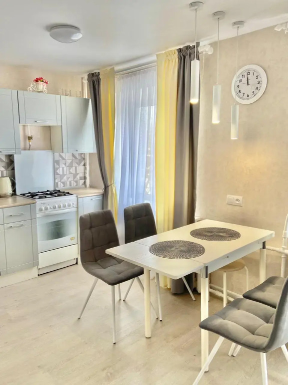 Квартира Просторная 2-к., 4 кровати - фото 4