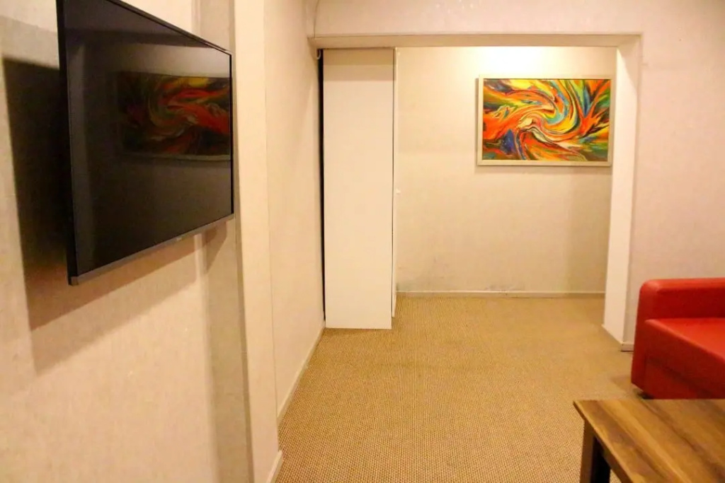 Lobby & Reception