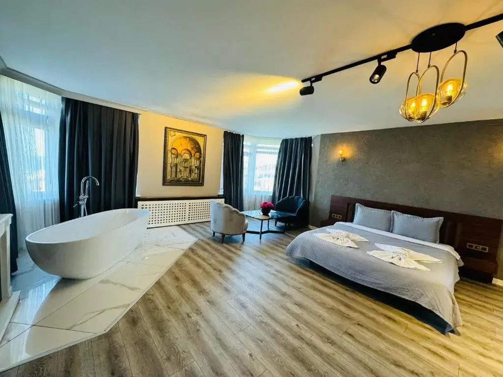 Luxury Suite