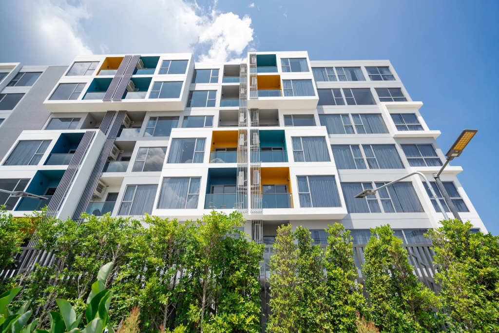 Nice Apartments With Lake Views in Laguna Apartments