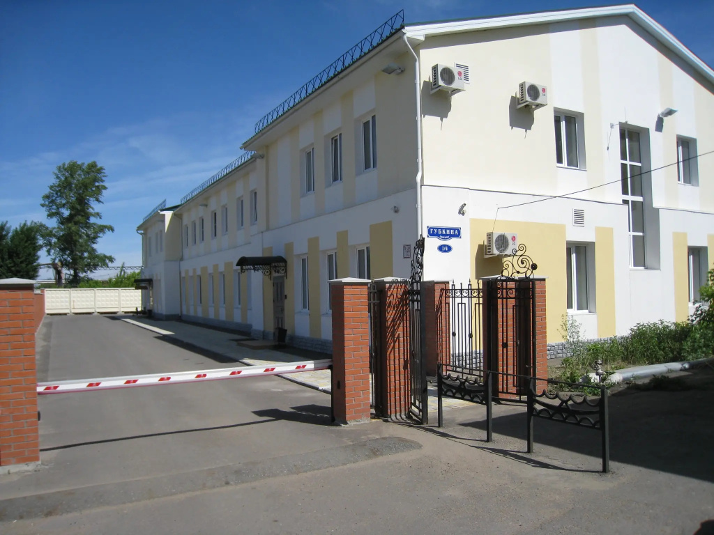 Гостиница «Подкова» на проспекте Губкина — фото