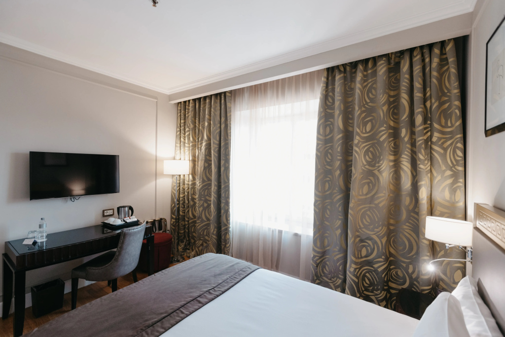 Grand Hotel Yerevan - Tap to explore photos