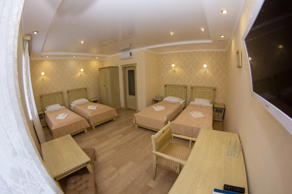 Standard Quintuple room