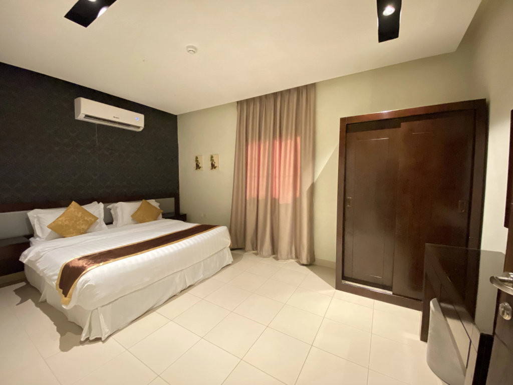 Double Junior Suite (full double bed)