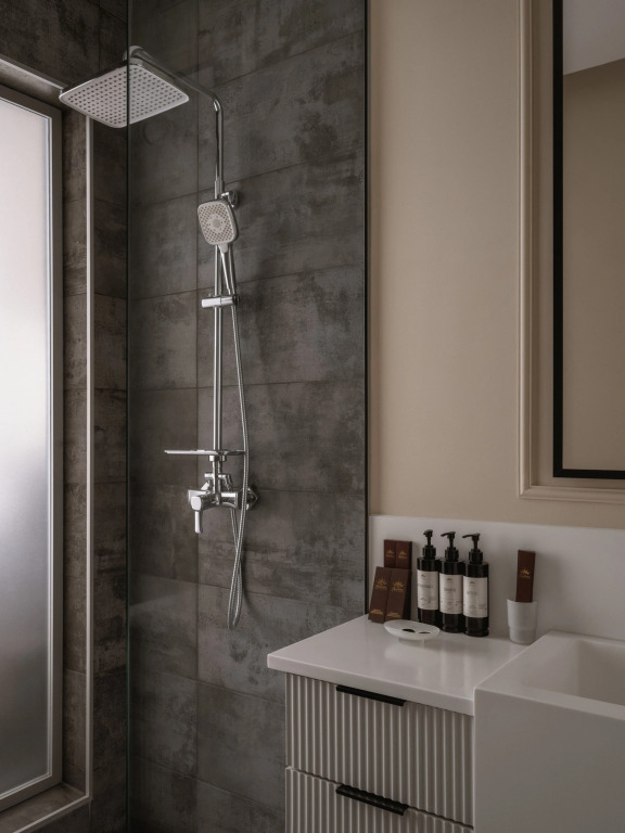 Двухместный люкс Queen двуспальная кровать в Казахстан