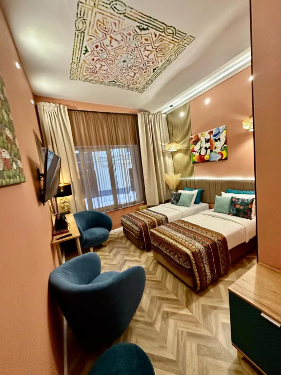 Lobby & Reception