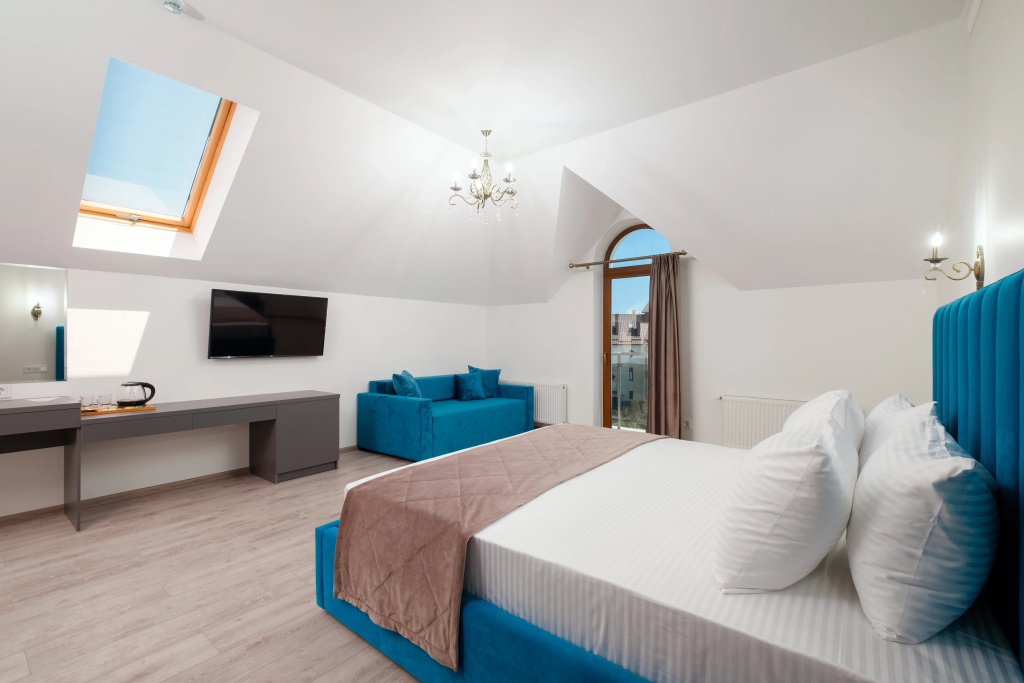 Comfort Family room with balcony and with mountain view
