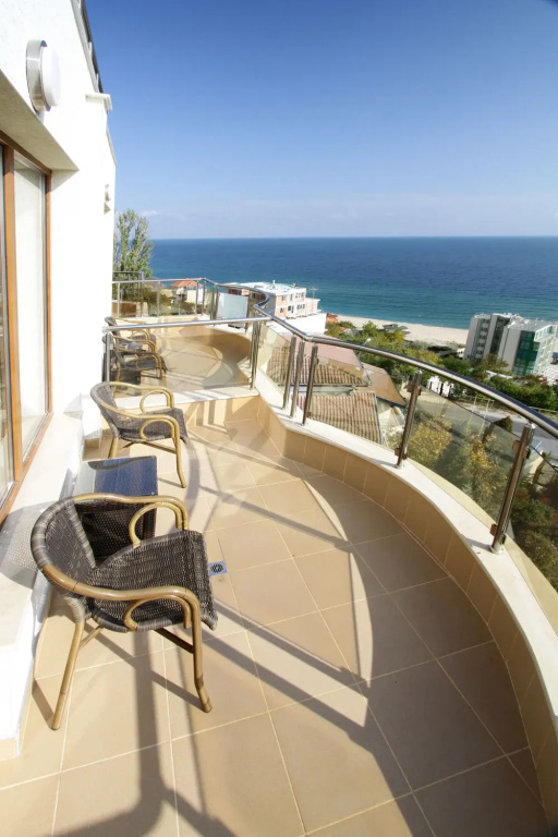 Balcony & Terrace