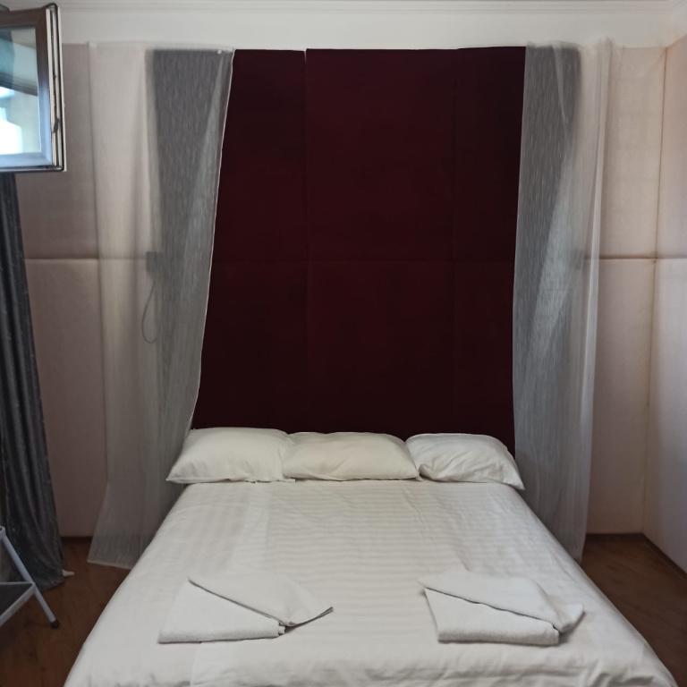 Меблированные комнаты  5 Rooms Apartment Nika Nevsky 88 — фото