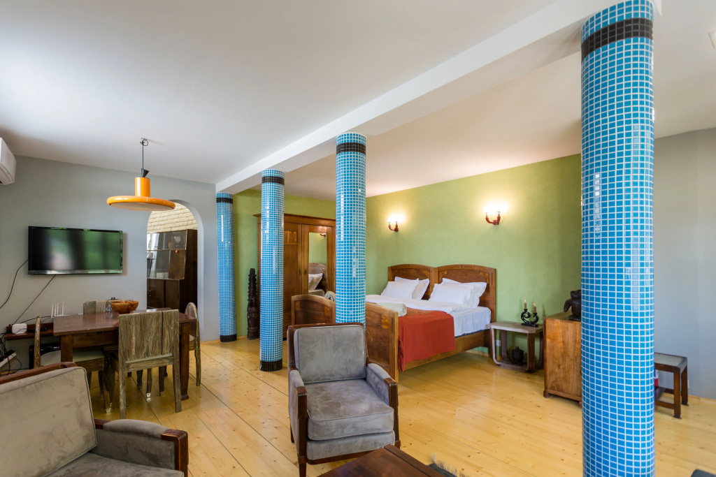 Studio Apartment under the Castle Blue Pillars Loft with balcony and with view