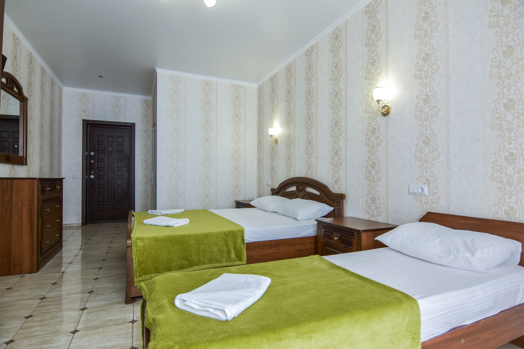 Трёхместный номер Comfort с балконом в Милена