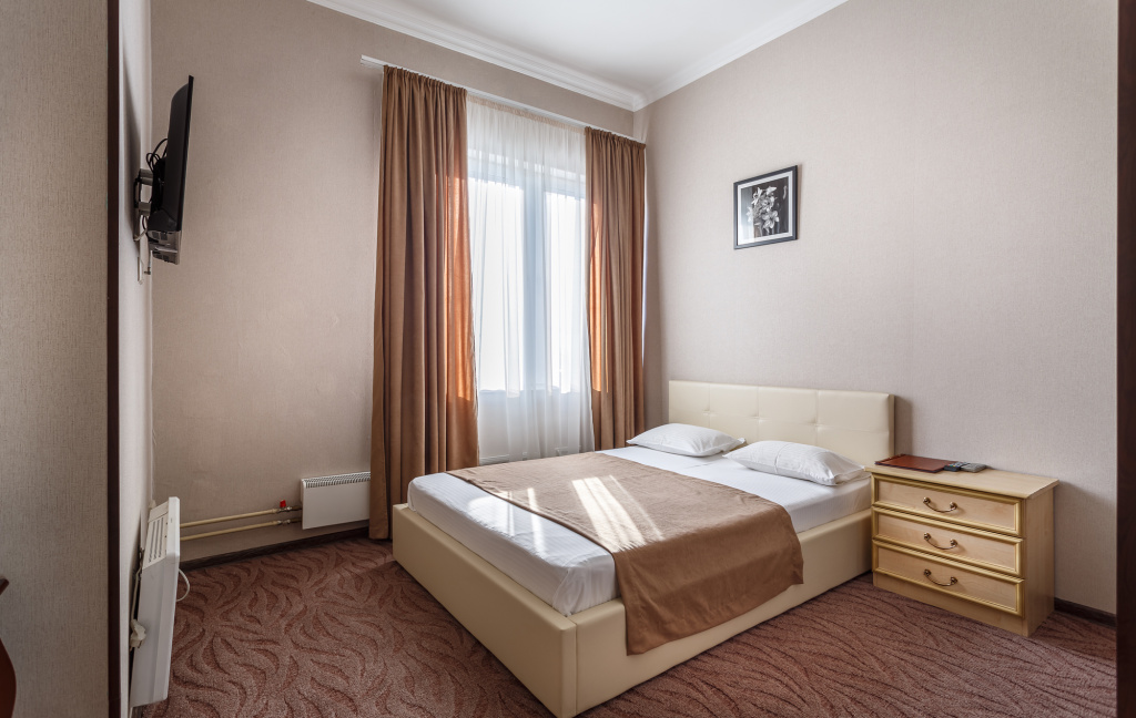 Verona Hotel Room Type - Standard Double room full double bed