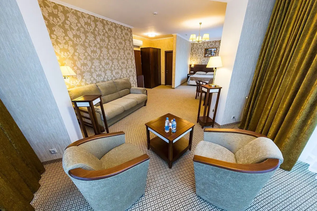 Restoran Provans Hotel Room Type - Double Studio with balcony and with view full double bed