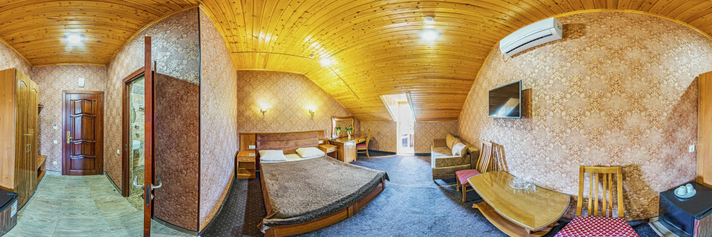 Quadruple Attic Studio with balcony