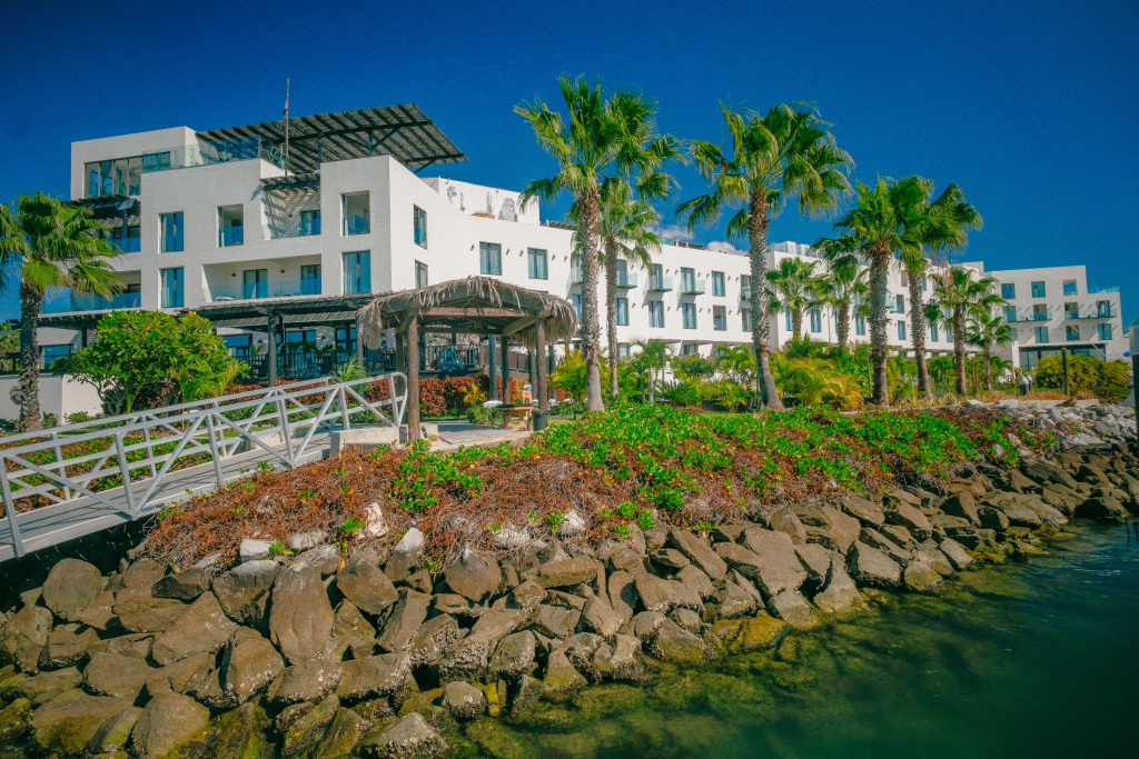 Beach & Waterfront