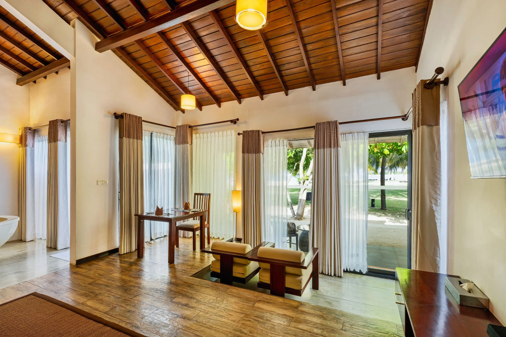 Premium Double Suite beachfront (full double bed)