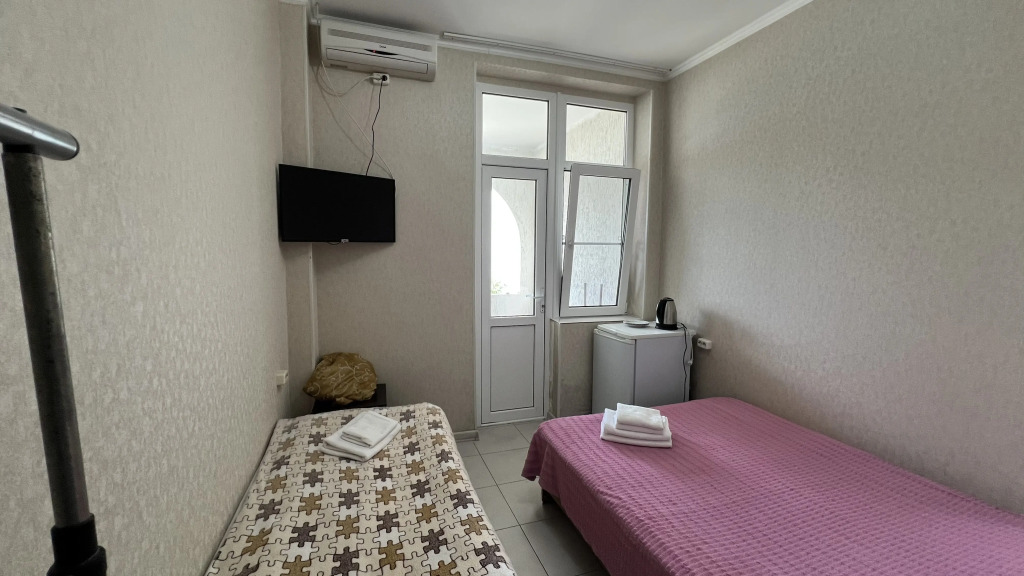 Трёхместный номер Standard с балконом и с видом на горы в ДавЭль