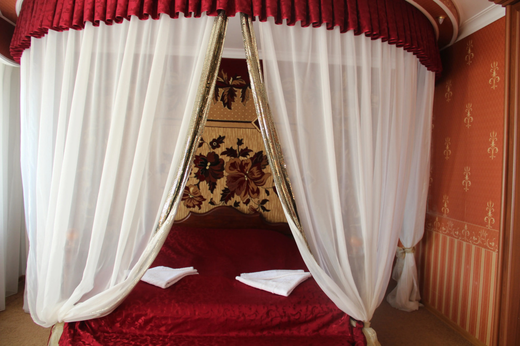 Double Suite with balcony full double bed
