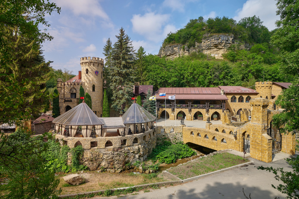 Аликоновка: Отель Замок