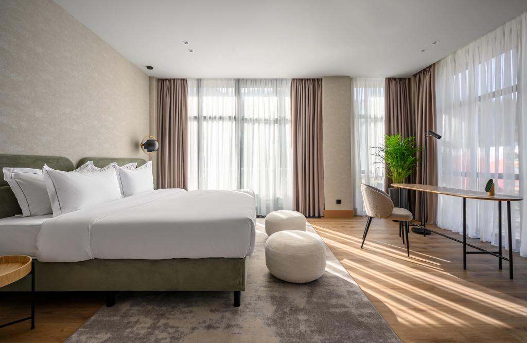 Butik-Otel Dovlatov Room Type - Executive Double Suite with balcony and with mountain view full double bed Butik-Otel Dovlatov Room Type - Executive Double Suite with balcony and with mountain view full double bed