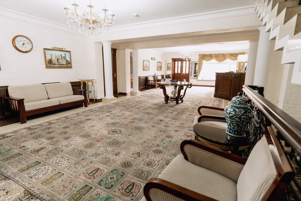 Lobby & Reception