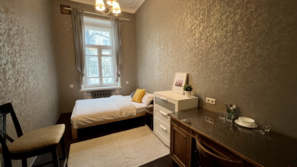 квартира маяковского. комната маяковского на лубянке. квартира в студенецком переулке музей маяковского. квартира в студенецком переулке музей маяковского. дом музей маяковского в москве.