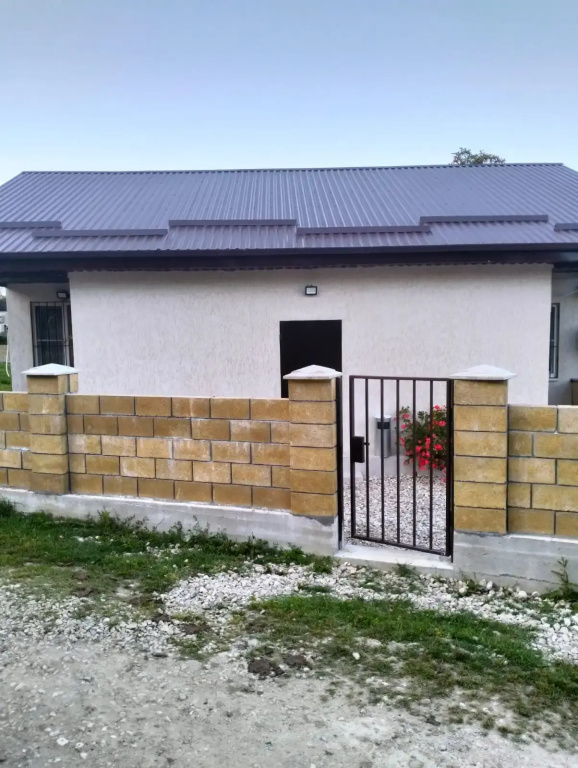 Dom pod kluch u morya Arnou Private House