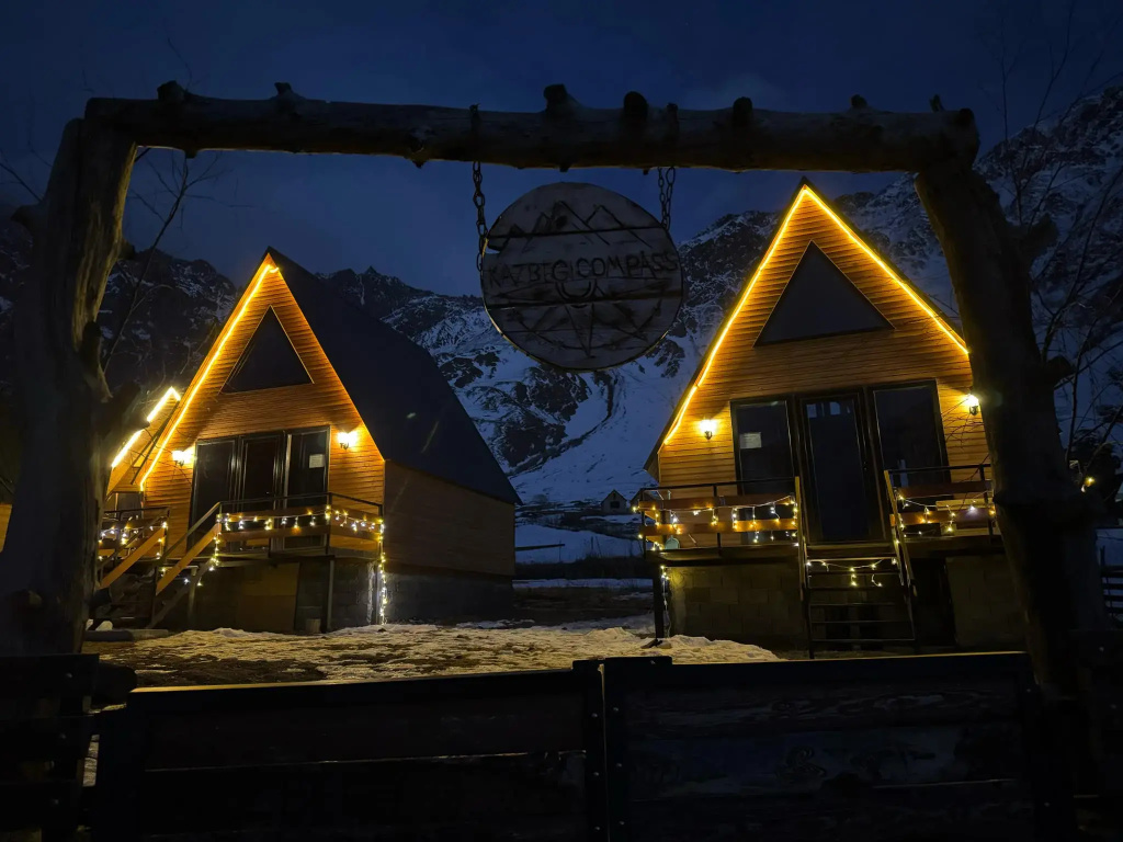 Private house cottage kazbegi compass 2