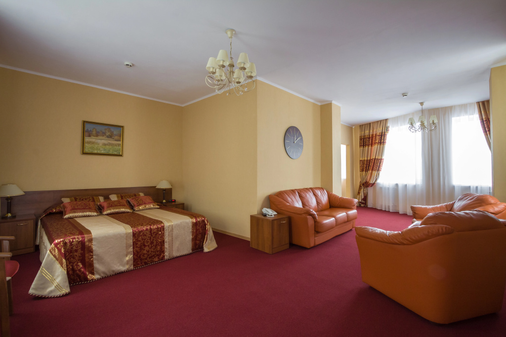 Double Suite (full double bed)