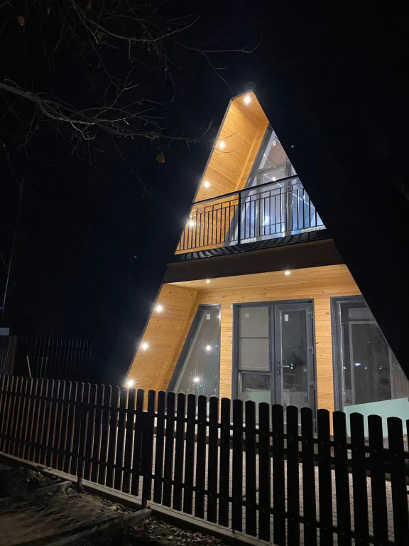 Duplex A-Frame with balcony