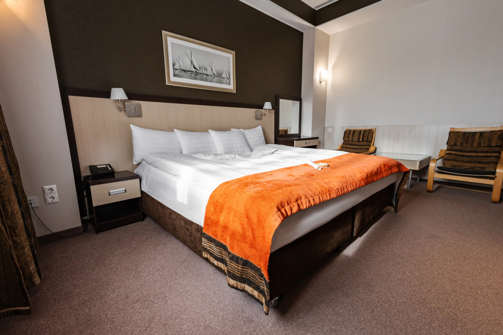 Premier Hotel Room Type - Standard Premium Double room with city view twin beds