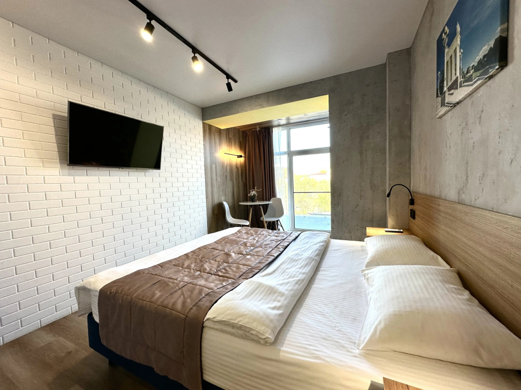 Kalancha 15 Apartments Room Type - Design Loft Double Standard room with park view full double bed