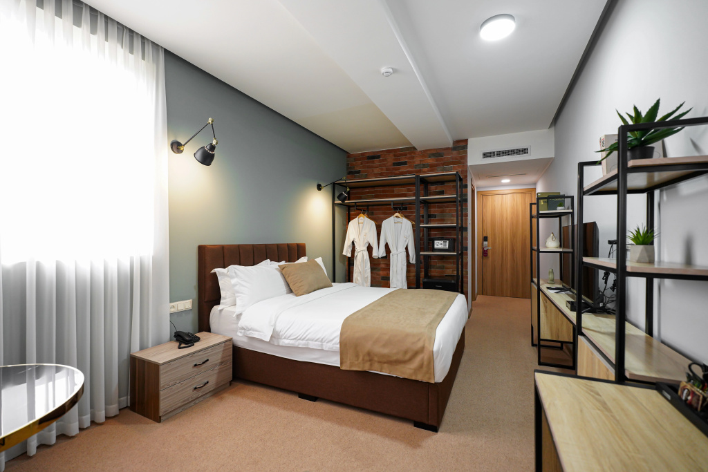 Premium Double room with city view (full double bed)