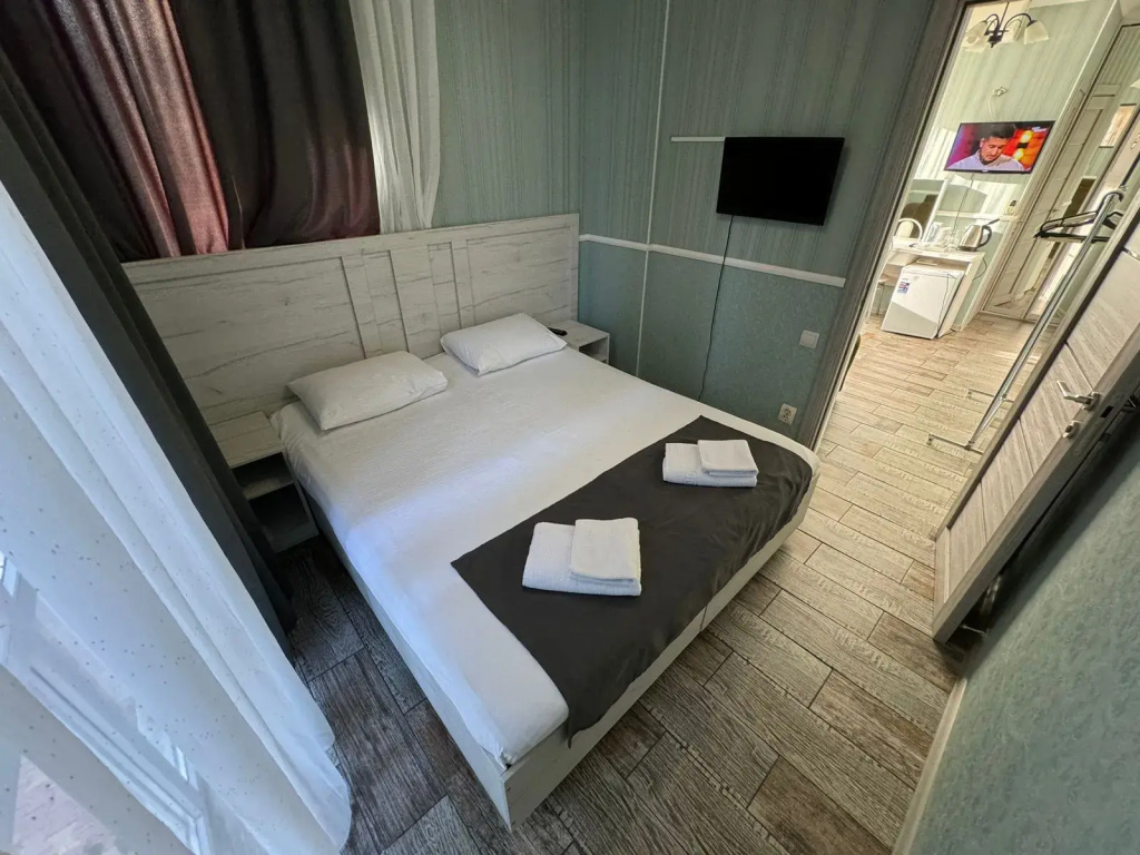 2 Bedrooms Superior Family room with balcony