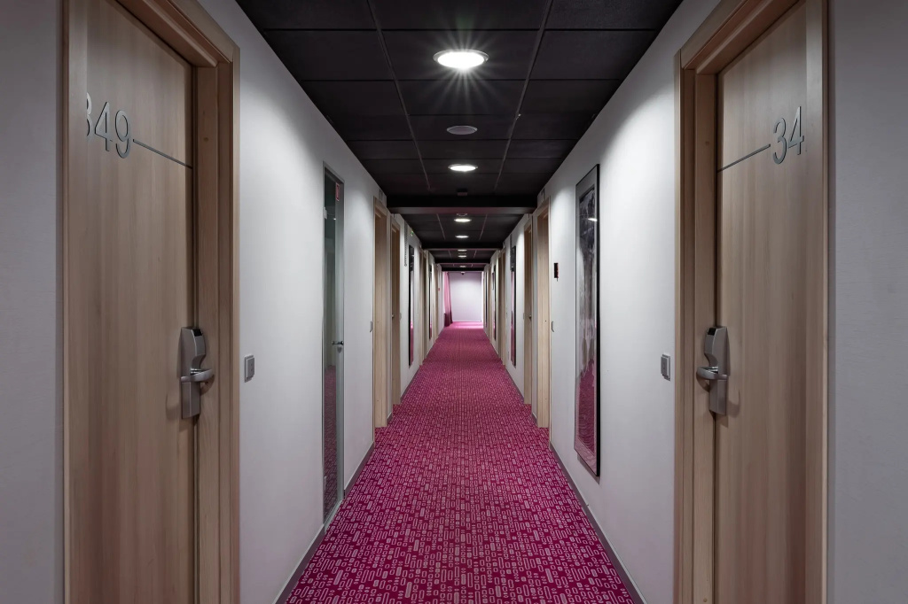 Lobby & Reception