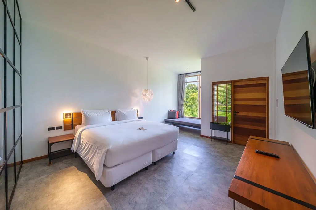 Jungle Deluxe Double room (full double bed)