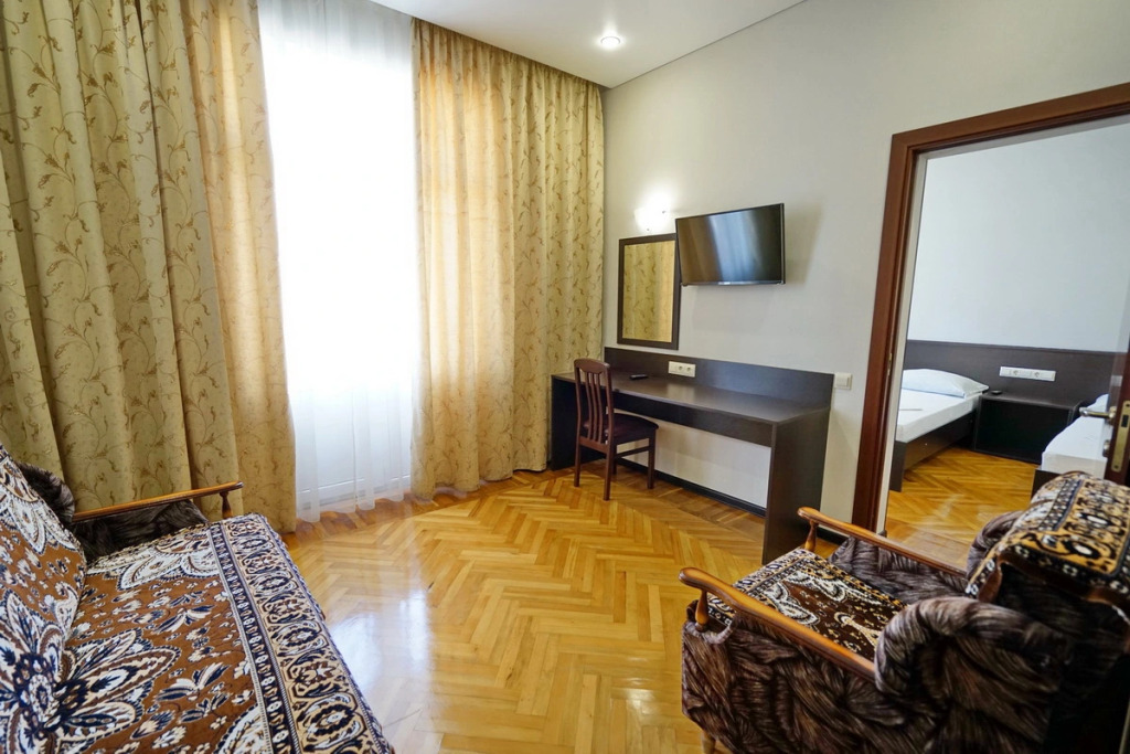 Лазаревское: Отель Ирина