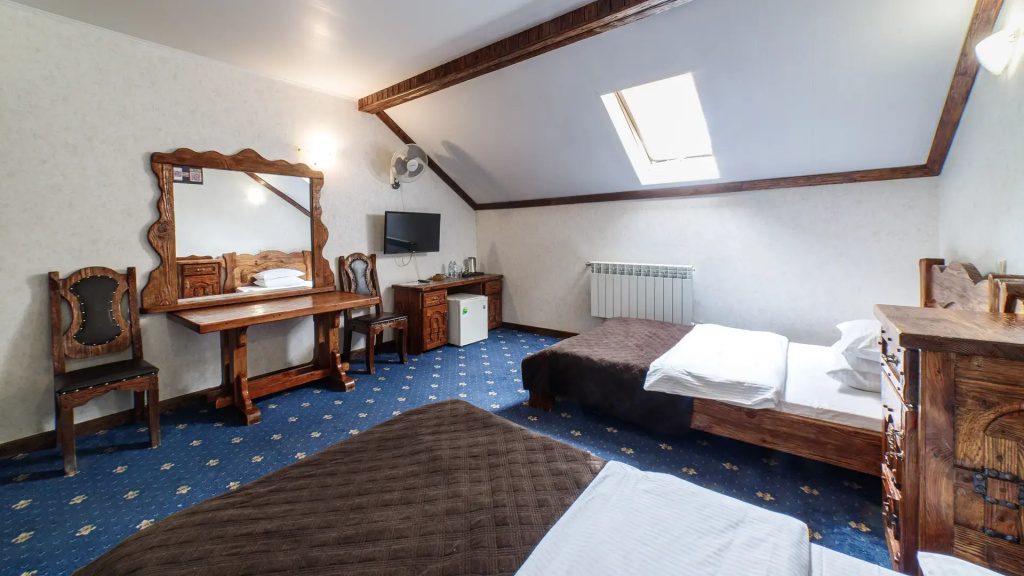 Standard Double Attic room (twin beds)