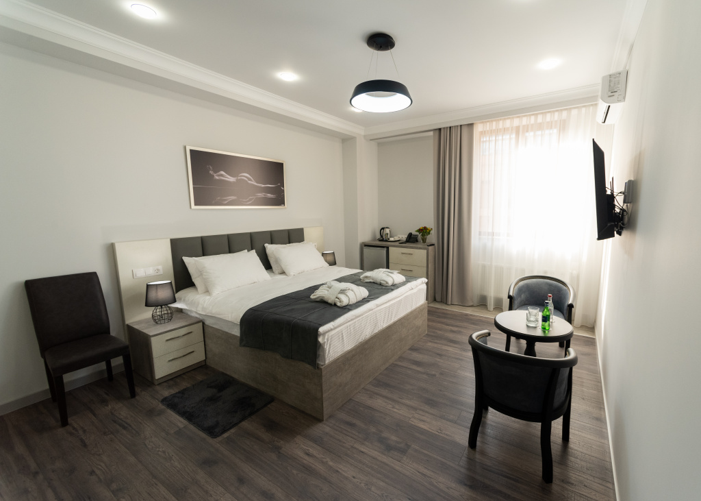 Отель Downtown Suites Hotel Yerevan — фото