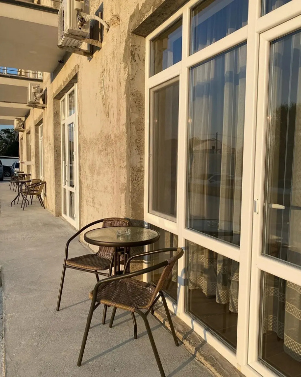 Food & Beverage