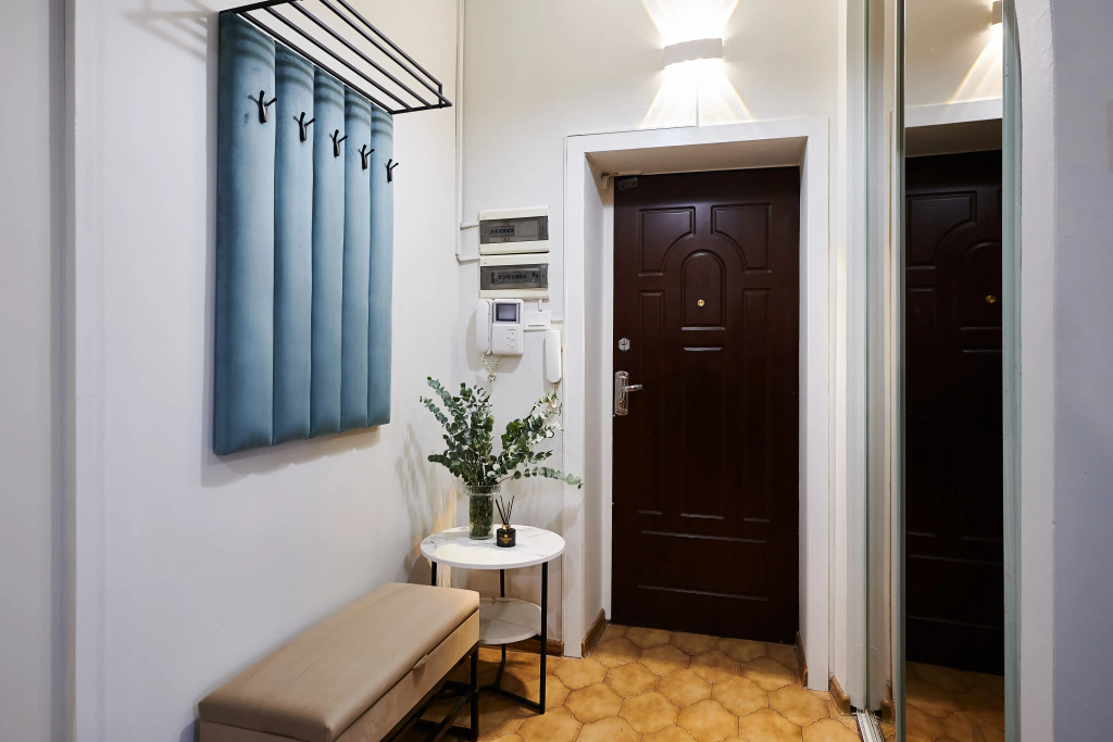 Квартира GM Apartments Двухуровневая с мансардой у Патриарших Прудов