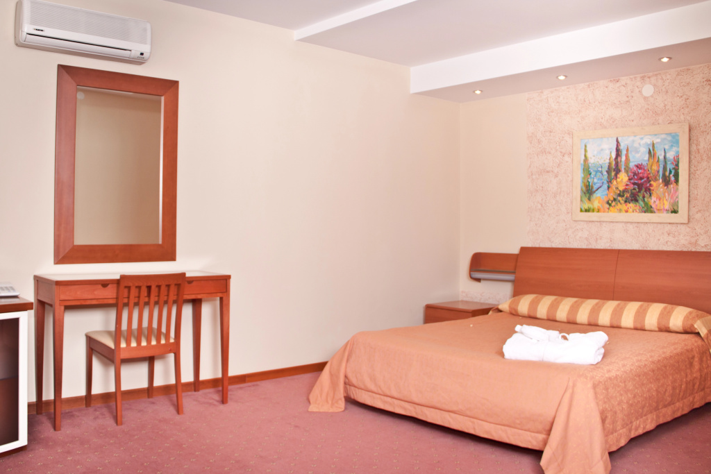 Double Elite Studio (full double bed)